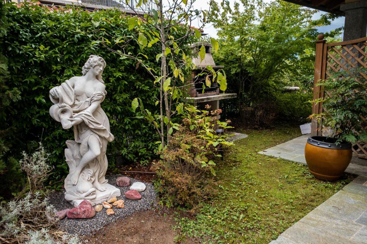 Le Petit Palais Villa Plesio Extérieur photo