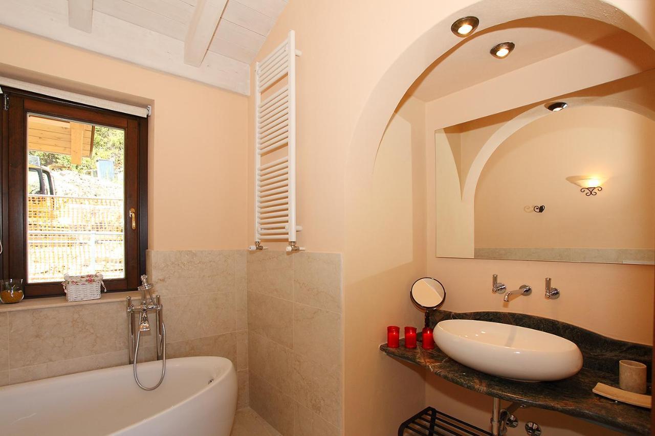 Le Petit Palais Villa Plesio Extérieur photo
